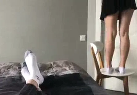 Jeune fille avec de gros seins baisée à fond.