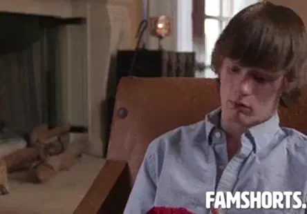 Sucer la bite dure dun homme brésilien.