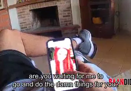 Une fille à la bite énorme me baise à vif. elle me supplie de lui faire une crêpière