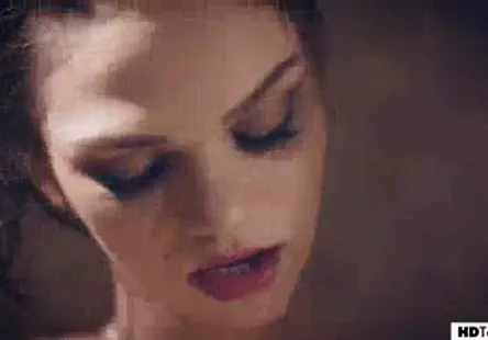 Kari lee a tous ses trous remplis pour samuser.