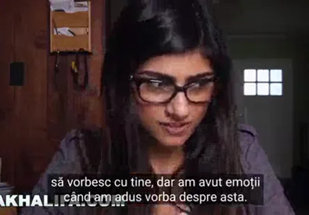 Milf sexy en collant et gode.