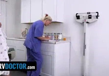 Ma femme est une allumeuse jadore la baiser.