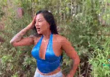 Femme amateur me suçant avec éjaculation faciale.