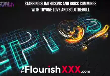 Une adolescente japonaise chaude se fait pilonner par une bite dure.