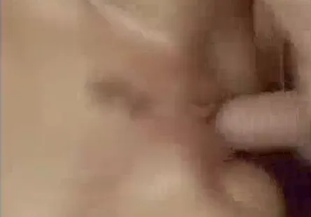 Une sœur me supplie de laisser ma bite baiser.