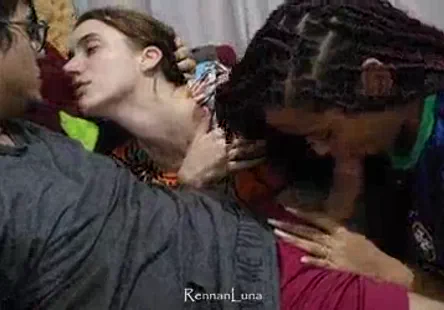 Fisting avec beaucoup de douleur dans un spectacle chaud en haute définition.