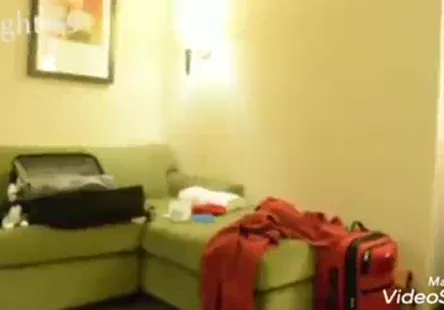 Bite pour femme dans la voiture.