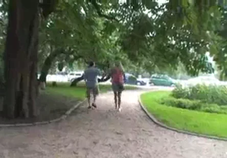 La star du porno nicole marx a un plan à trois avec deux grosses bites.