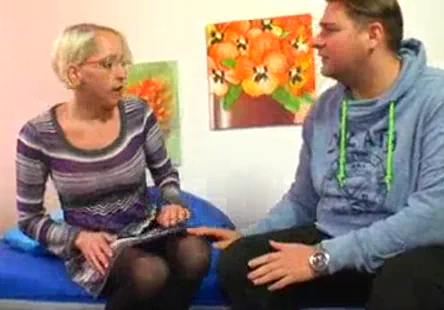 Julia brazilian, milf géante au corps parfait, jouit de sa propre vie sexuelle.