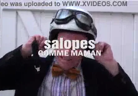 Un trio avec du sperme sur le visage pour une ado