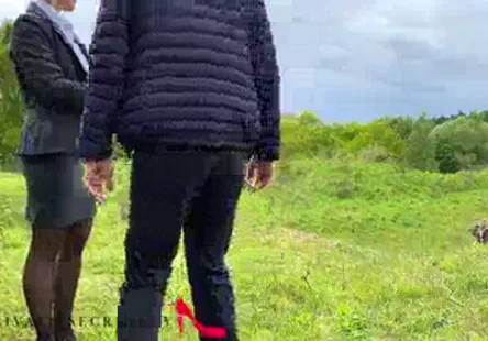 La cougar aux gros nichons est excitée par la bbc et en veut plus.